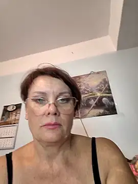  lady red  online show from September 14, 5:46 pm