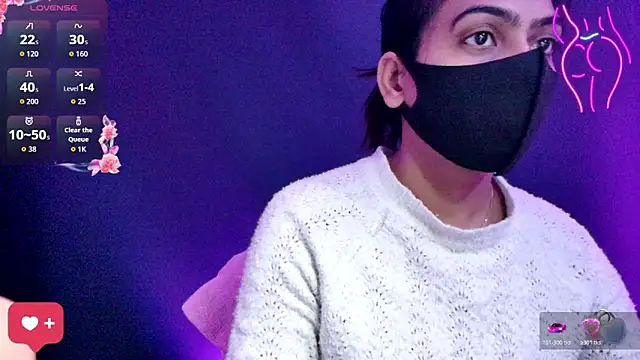 Snapshot of DesiZoya chatting on December 13, 11:00 pm DesiZoya online show from December 13, 11:00 pm