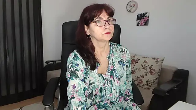 Snapshot of helua54 chatting on March 18, 7:55 am helua54 online show from March 18, 7:55 am