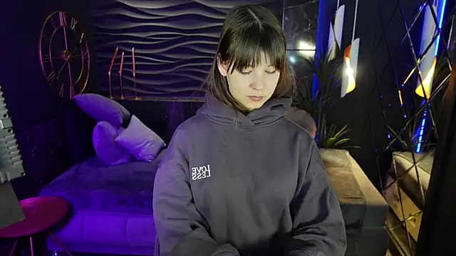 ElizaMild online show from February 25, 7:38 pm