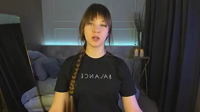 ElizaMild online show from February 20, 4:58 pm