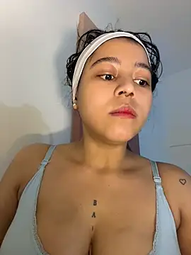 Naiara sex online show from April 24, 6:04 am