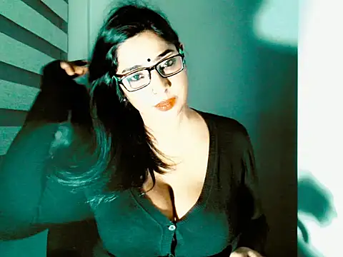 apishkagalmon online show from April 30, 7:21 pm