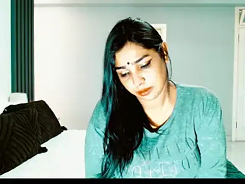 apishkagalmon online show from October 17, 8:10 pm