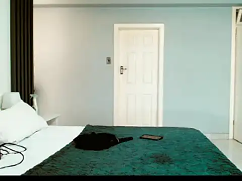 apishkagalmon online show from November 7, 6:40 am