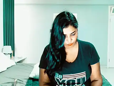 apishkagalmon online show from November 9, 7:40 pm