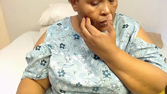 zandile online show from December 16, 1:15 pm