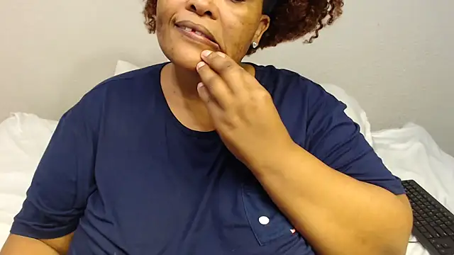 zandile online show from November 16, 8:13 pm