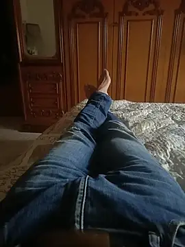 Bobby967 online show from December 2, 9:44 am