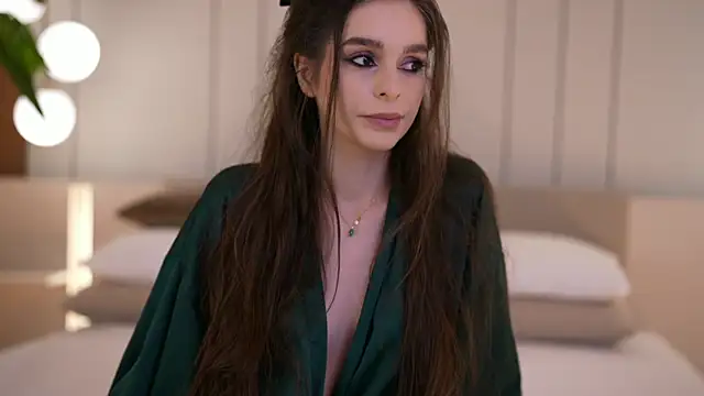 DoviaClaire online show from December 21, 7:54 am