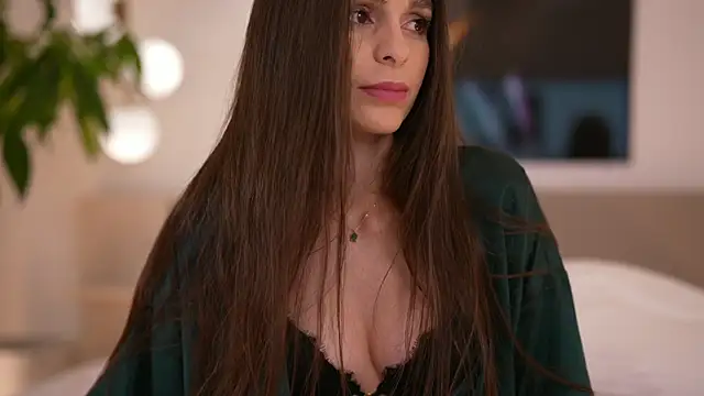 DoviaClaire online show from November 10, 7:46 am