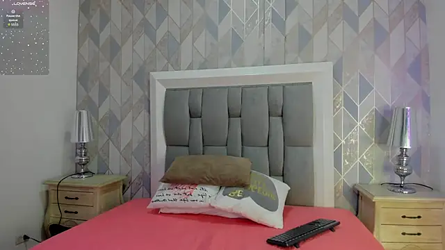 Snapshot of Princsgirl_ chatting on October 7, 7:26 pm Princsgirl online show from October 7, 7:26 pm