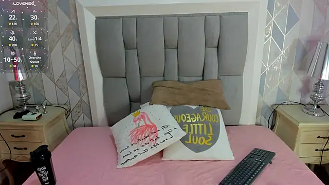 Snapshot of Princsgirl_ chatting on October 14, 7:36 pm Princsgirl online show from October 14, 7:36 pm