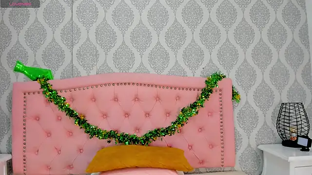 Princsgirl  online show from March 17, 7:28 pm