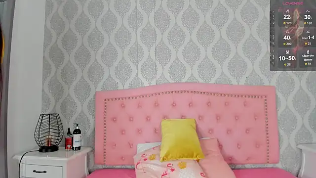 Snapshot of Princsgirl_ chatting on June 17, 6:29 pm Princsgirl online show from June 17, 6:29 pm