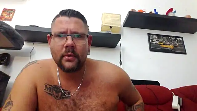 Snapshot of sexykevin17cm chatting on November 5, 4:10 pm sexykevin17cm online show from November 5, 4:10 pm