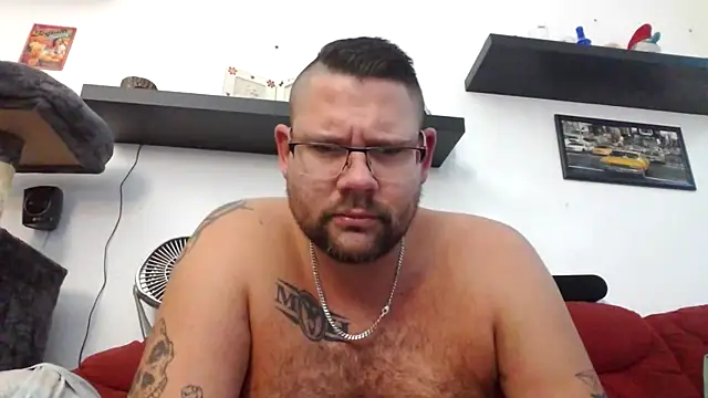 Snapshot of sexykevin17cm chatting on November 26, 2:39 pm sexykevin17cm online show from November 26, 2:39 pm