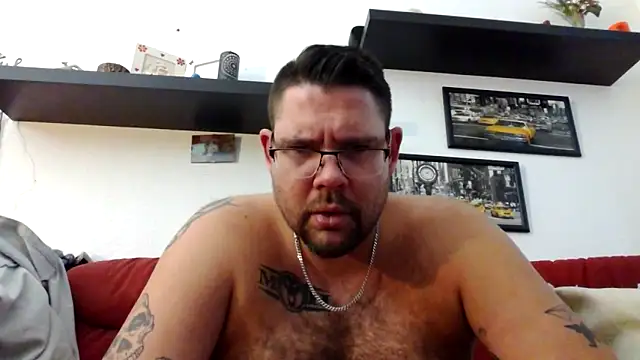 Snapshot of sexykevin17cm chatting on February 6, 3:19 pm sexykevin17cm online show from February 6, 3:19 pm