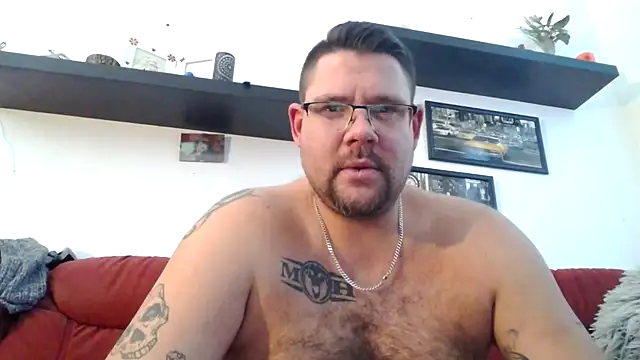 Snapshot of sexykevin17cm chatting on February 4, 2:56 pm sexykevin17cm online show from February 4, 2:56 pm