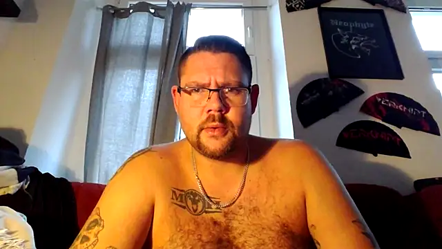 Snapshot of sexykevin17cm chatting on November 18, 2:42 pm sexykevin17cm online show from November 18, 2:42 pm