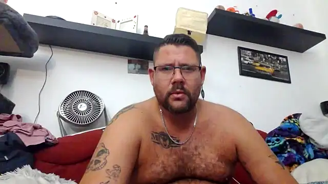 Snapshot of sexykevin17cm chatting on November 11, 12:27 am sexykevin17cm online show from November 11, 12:27 am