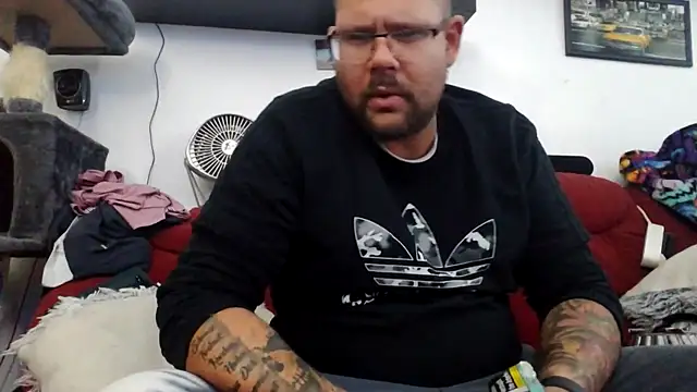 Snapshot of sexykevin17cm chatting on November 11, 1:39 pm sexykevin17cm online show from November 11, 1:39 pm