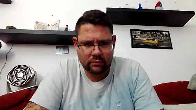 Snapshot of sexykevin17cm chatting on November 20, 3:45 pm sexykevin17cm online show from November 20, 3:45 pm