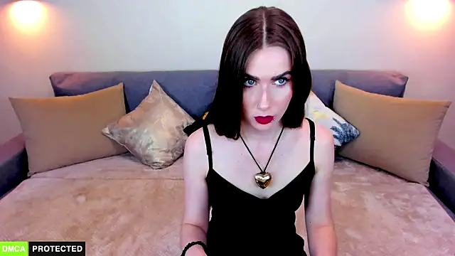 TheWoman   online show from March 12, 7:14 pm