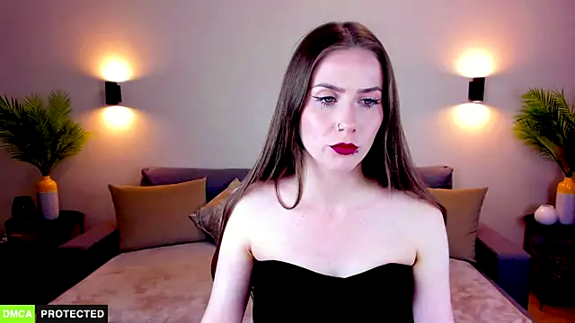 TheWoman   online show from April 28, 7:29 pm