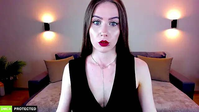 TheWoman   online show from September 25, 6:47 pm