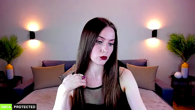 TheWoman   online show from April 9, 7:09 pm