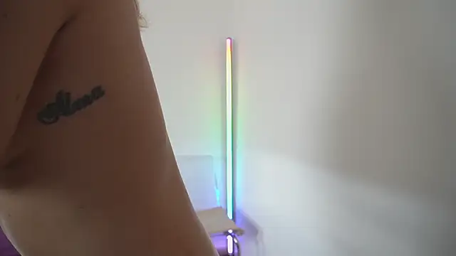 new dee online show from November 1, 4:08 am