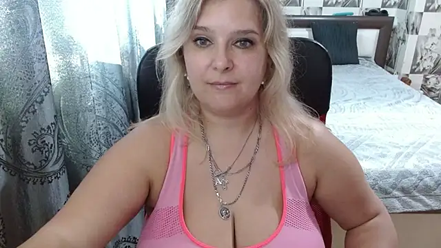 Snapshot of Boolochka chatting on July 15, 2:35 pm Boolochka online show from July 15, 2:35 pm