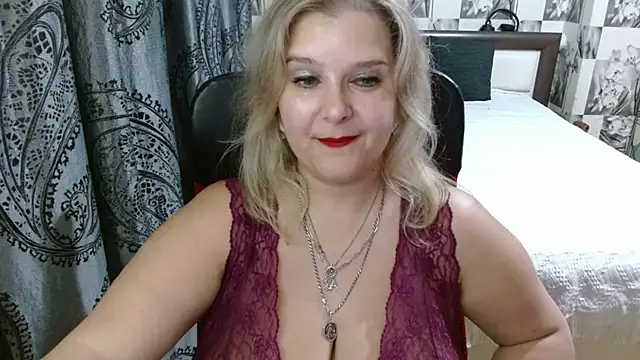 Snapshot of Boolochka chatting on July 10, 6:19 pm Boolochka online show from July 10, 6:19 pm