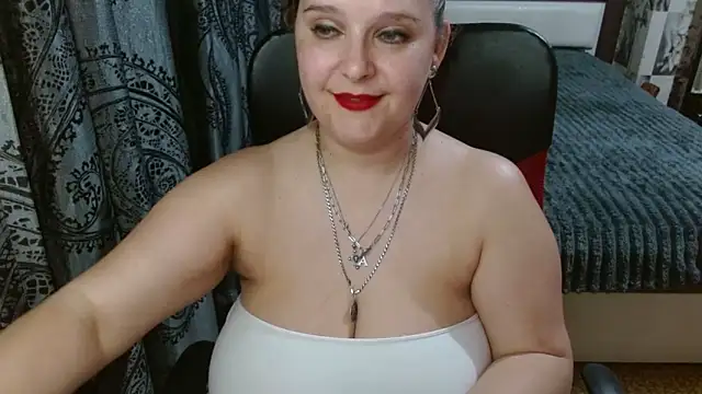Snapshot of Boolochka chatting on June 12, 5:54 pm Boolochka online show from June 12, 5:54 pm