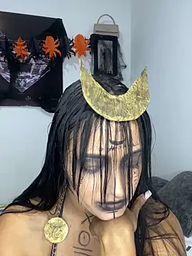 Shantal Lovee online show from October 31, 11:11 pm