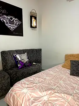 Shantal Lovee online show from November 18, 12:37 am