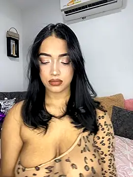 Shantal Lovee online show from November 18, 9:18 pm