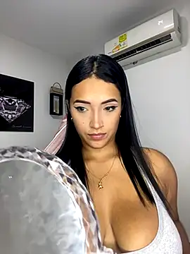 Snapshot of Shantal_Lovee chatting on September 16, 12:22 am Shantal Lovee online show from September 16, 12:22 am