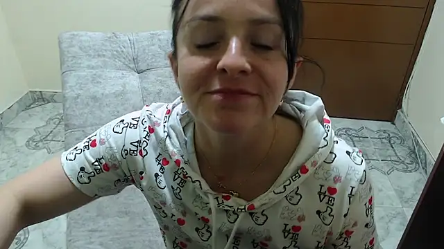 Snapshot of antara_hotgirl chatting on November 5, 10:02 pm antara hotgirl online show from November 5, 10:02 pm