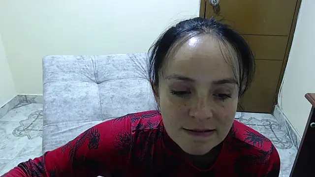 Snapshot of antara_hotgirl chatting on December 1, 10:10 pm antara hotgirl online show from December 1, 10:10 pm