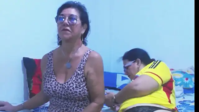 Snapshot of sexycristina_2 chatting on June 23, 3:10 pm sexycristina 2 online show from June 23, 3:10 pm