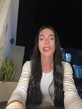 Snapshot of Michell_simons chatting on July 11, 5:41 am Michell simons online show from July 11, 5:41 am