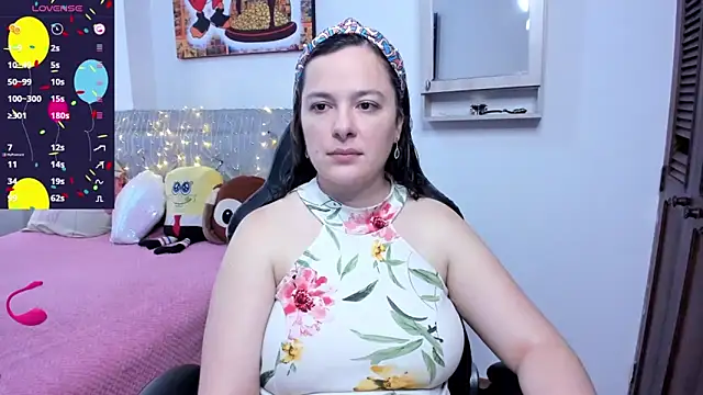 angelaagomez online show from November 22, 9:24 pm