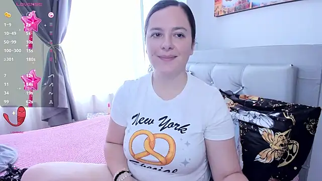 Snapshot of angelaagomez chatting on June 7, 5:07 pm angelaagomez online show from June 7, 5:07 pm