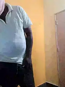 Snapshot of Indianguymohan chatting on October 17, 4:42 pm Indianguymohan online show from October 17, 4:42 pm