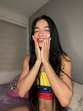 Snapshot of Sammy_pink chatting on May 19, 12:04 am Sammy pink online show from May 19, 12:04 am