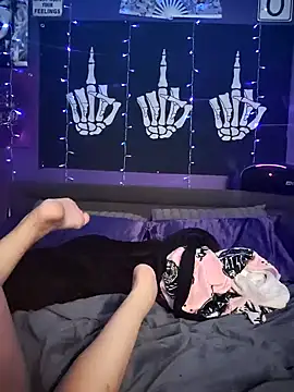 Snapshot of Babii_Nova chatting on December 28, 4:19 am Babii Nova online show from December 28, 4:19 am