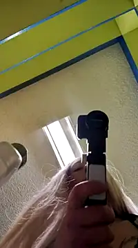 Snapshot of Babii_Nova chatting on February 28, 2:20 am Babii Nova online show from February 28, 2:20 am