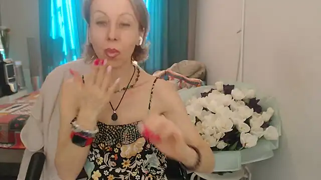 LuxuryNika online show from March 11, 9:36 am